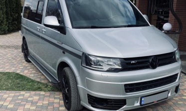 Накладка переднего бампера VW T5 в стиле Sportline (рестайл) фото