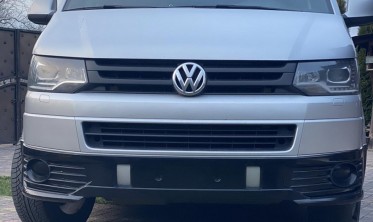 Накладка переднего бампера VW T5 в стиле Sportline (рестайл) фото