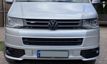 Накладка переднего бампера VW T5 в стиле Sportline (рестайл) фото