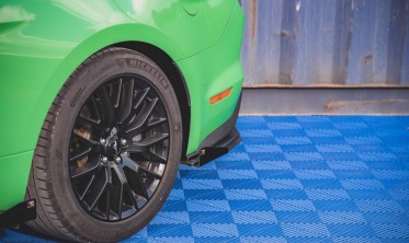 Комплект боковых накладок под задний бампер Street pro Ford Mustang MK6 рест. GT фото