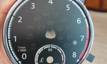 накладки в щиток для перехода с миль на километры Vw Tiguan стиль Scirocco R фото