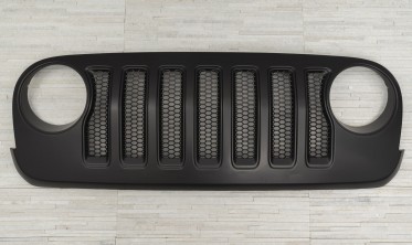 Тюнінгова решітка радіатора Jeep Wrangler JK в стилі WRANGLER JL фото