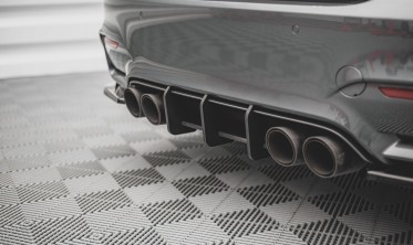 Центральная накладка заднего бампера Street pro BMW M4 F82 фото