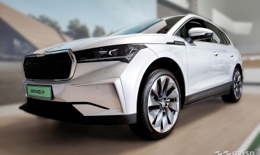захисні накладки на пороги Skoda Enyaq iV чорні фото
