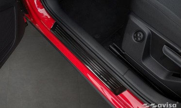 защитные накладки на пороги Audi Q2 рестайл, черные фото