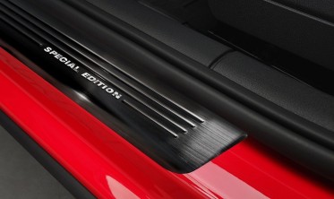 защитные накладки на пороги Audi Q2 рестайл, черные фото