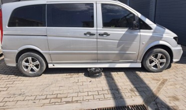Тюнінгові накладки на пороги Mercedes Vito II W639 фото