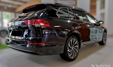 Захисна накладка (ліства) заднього бампера Volkswagen Golf VIII універсал фото