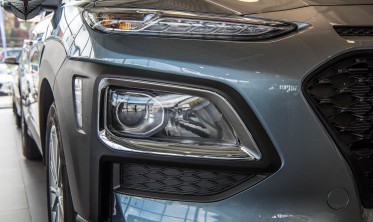 накладки противотуманок передних HYUNDAI KONA 2017+ фото