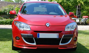 накладка переднего бампера Renault Megane III фото