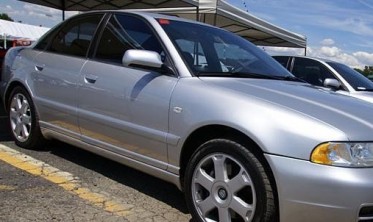 Накладки на пороги та низ дверей Audi A4 B5 у стилі S4 фото