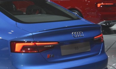 Спойлер багажника Audi A5 F5 sportback стиль S5, черный фото