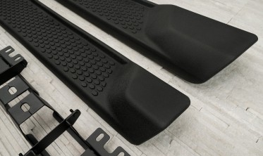 пороги-подножки боковые Jeep Wrangler JL 2-дверная версия OEM 82215145 фото