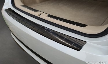 Чорна захисна накладка (ліства) на задній бампер BMW X6 F16 фото