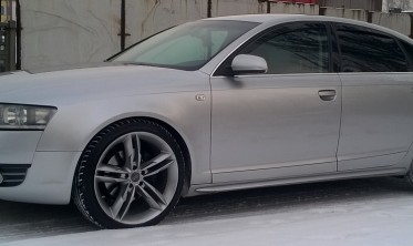 Накладки на пороги Audi A6 C6 стиль S-line фото