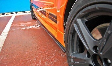 Тюнинговые накладки на пороги Ford Focus ST MK2 фото