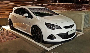 Накладка переднього бампера Opel Astra J OPC/VXR фото
