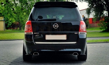 Боковые накладки на задний бампер Opel Zafira B версия OPC / VXR фото