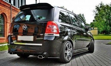 Боковые накладки на задний бампер Opel Zafira B версия OPC / VXR фото