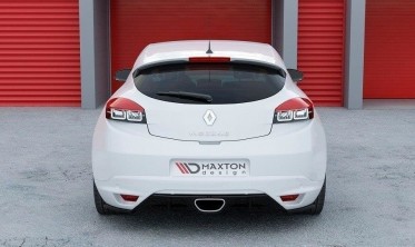 Накладки задние боковые Renault Megane III версия RS фото