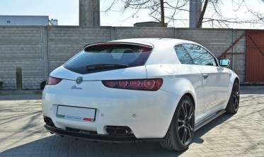 Центральная накладка заднего бампера Alfa Romeo Brera с вертикальными ребрами фото