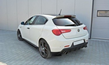 Накладка на спойлер багажника Alfa Romeo Giulietta фото