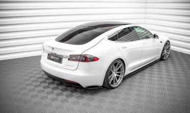 Центральний дифузор на задній бампер Tesla Model S післярестайл фото