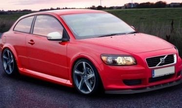 Тюнінговий дифузор на передній бампер Volvo C30 фото