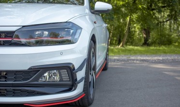 Боковые накладки переднего бампера Volkswagen Polo MK6 GTI вер. 5 фото