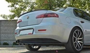Накладка заднього бампера Alfa Romeo 159 з вертикальними ребрами фото
