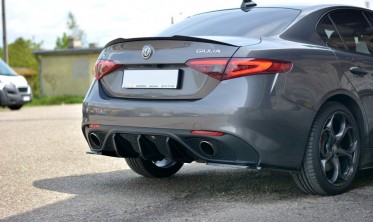 Тюнинговая накладка на багажник Alfa Romeo GIULIA VELOCE фото