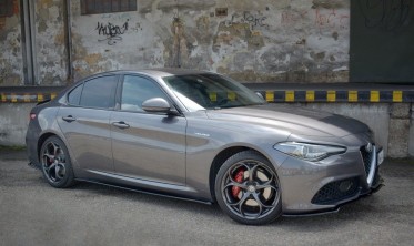 Накладки под боковые пороги Alfa Romeo GIULIA VELOCE фото