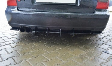 Центральний дифузор заднього бампера Audi S4 B5 універсал фото