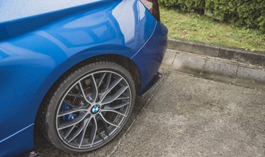 Боковые накладки на задний бампер Racing BMW M135I F20 фото