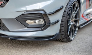 Передний диффузор бампера Ford Fiesta Mk8 ST / ST-Line вар.4 фото