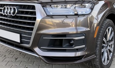 Накладки (элероны) переднего бампера Audi Q7 4M фото