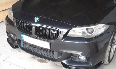 Накладки (клыки, элероны) переднего бампера BMW F10 M-pack фото