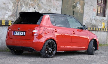 Накладки под боковые пороги Skoda Fabia MK2 RS фото