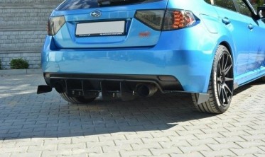 Центральная накладка заднего бампера Subaru Impreza WRX STI фото