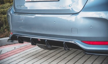 Центральная накладка на задний бампер Toyota Corolla XII седан фото
