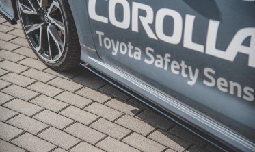 Тюнинговые накладки боковых порогов Toyota Corolla XII Sedan фото