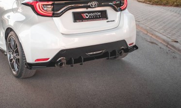 Центральная накладка на задний бампер Racing Toyota GR Yaris MK4 фото