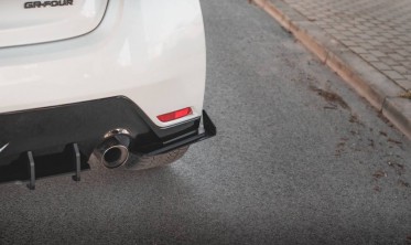 Комплект боковых накладок на задний бампер Racing Toyota GR Yaris MK4 фото