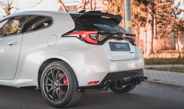 Комплект боковых накладок на задний бампер Racing Toyota GR Yaris MK4 фото