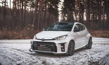 Диффузор + накладки на передний бампер Toyota GR Yaris MK4 фото