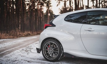 Накладки на задній бампер Toyota GR Yaris MK4 фото