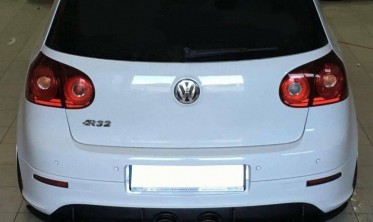 Racing дифузор на задній бампер Volkswagen Golf 5 R32 фото