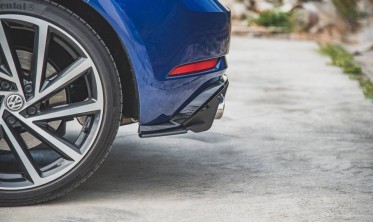 Боковые накладки на задний бампер Racing Durability VW Golf 7 рест. R фото