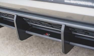 Центральная задняя накладка Racing Durability VW Golf 7 GTI фото