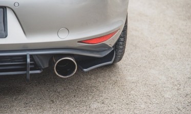 Боковые накладки на задний бампер Racing Durability VW Golf 7 GTI фото